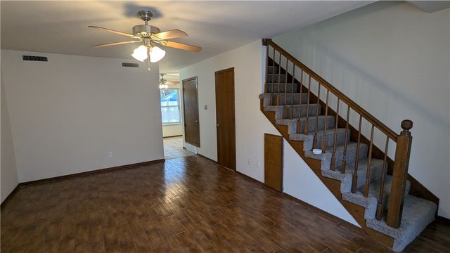 687 N Betty Jo Drive, Fayetteville, AR 72701