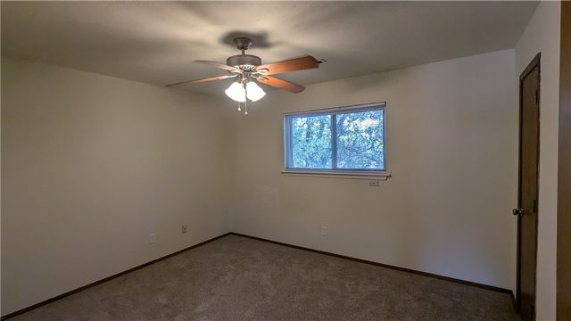 687 N Betty Jo Drive, Fayetteville, AR 72701