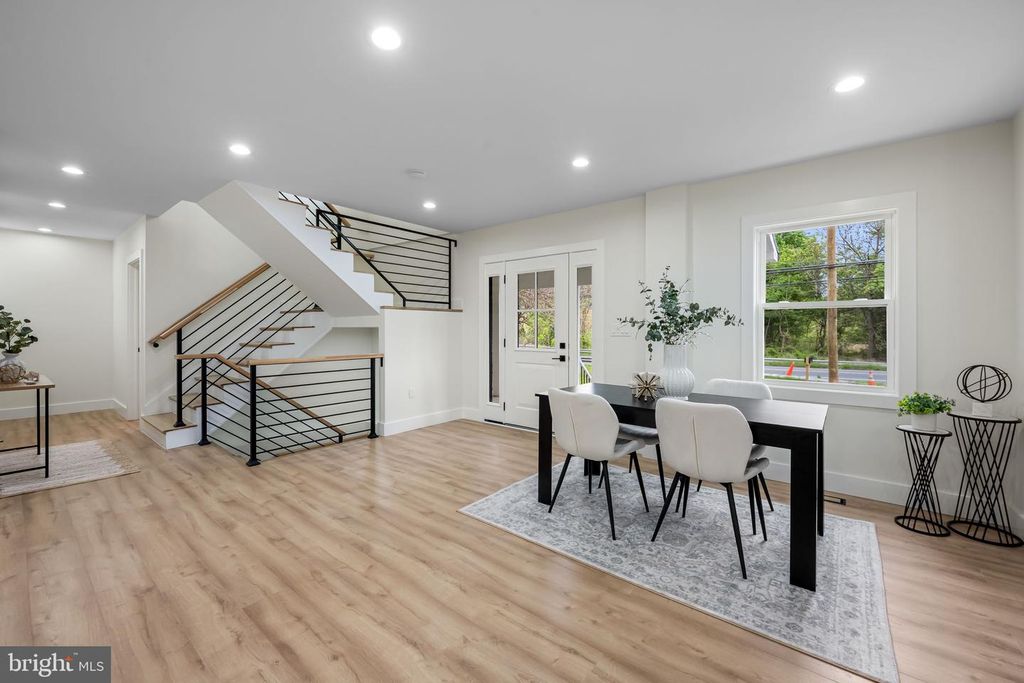 Image 7 of property listing at 15001 DARNESTOWN RD, Germantown, MD 20874