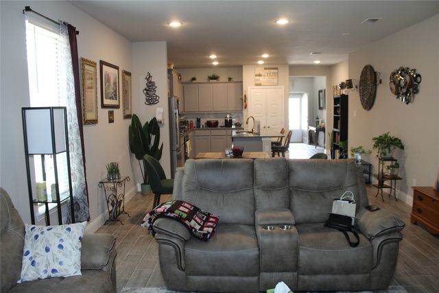 217 Foreman Drive, Midlothian, TX 76065