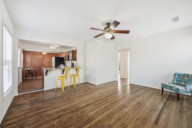 1823 N Crockett Street, Sherman, TX 75092