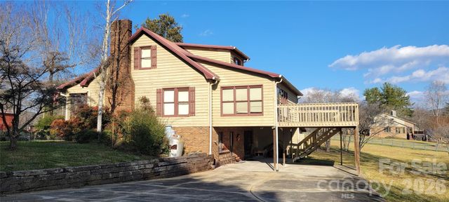 2604 Country Acres Place, Hudson, NC 28638