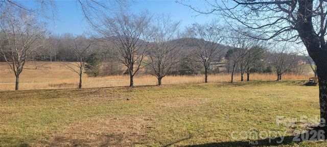 2604 Country Acres Place, Hudson, NC 28638