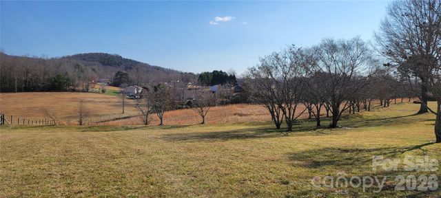 2604 Country Acres Place, Hudson, NC 28638