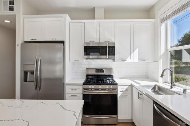 2672 Franz Kafka Ave, Santa Rosa, CA 95404