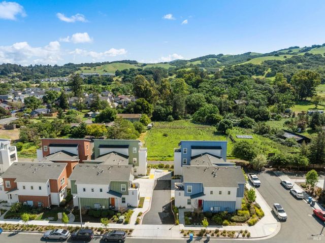 2672 Franz Kafka Ave, Santa Rosa, CA 95404