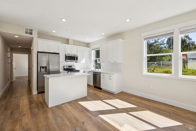 2672 Franz Kafka Ave, Santa Rosa, CA 95404