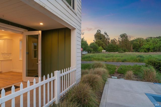 2672 Franz Kafka Ave, Santa Rosa, CA 95404