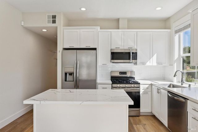 2672 Franz Kafka Ave, Santa Rosa, CA 95404