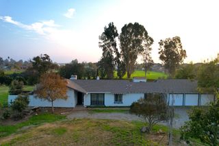 5205 W Lamona Avenue, Fresno, CA 93722