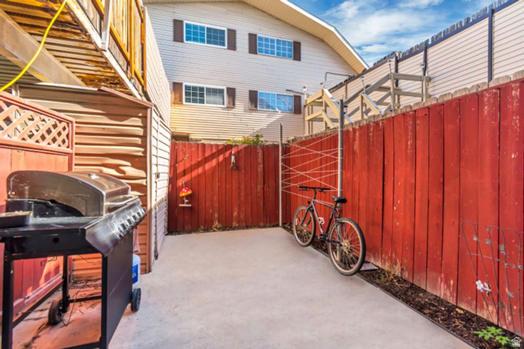 Image 7 of property listing at 1808 W HOMESTEAD FARM LN #4, West Valley City, UT 84119