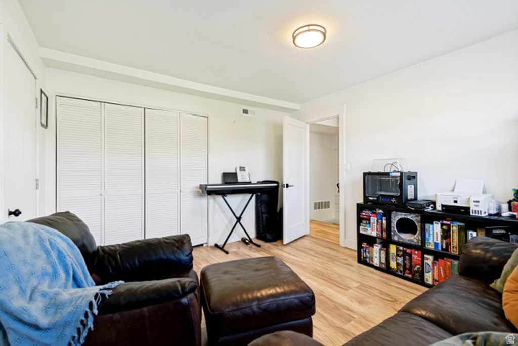 Image 10 of property listing at 1808 W HOMESTEAD FARM LN #4, West Valley City, UT 84119
