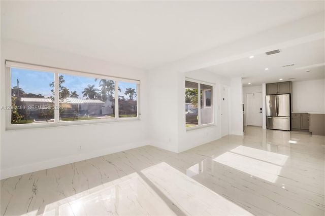 2111 N 14th Court, Hollywood, FL 33020