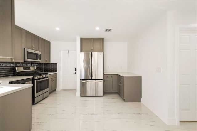 2111 N 14th Court, Hollywood, FL 33020