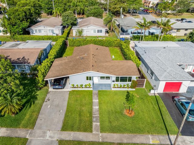 2111 N 14th Court, Hollywood, FL 33020