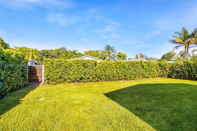 2111 N 14th Court, Hollywood, FL 33020