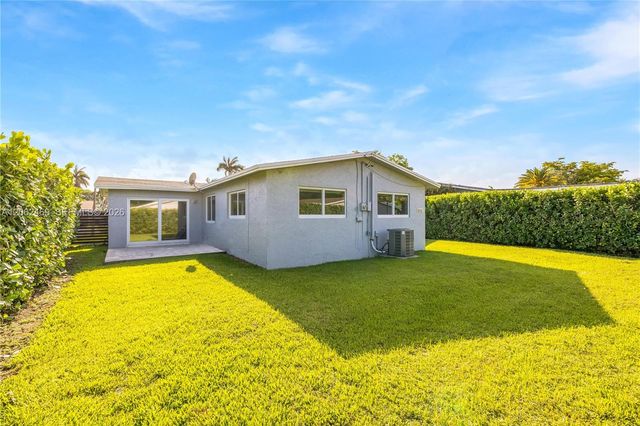 2111 N 14th Court, Hollywood, FL 33020