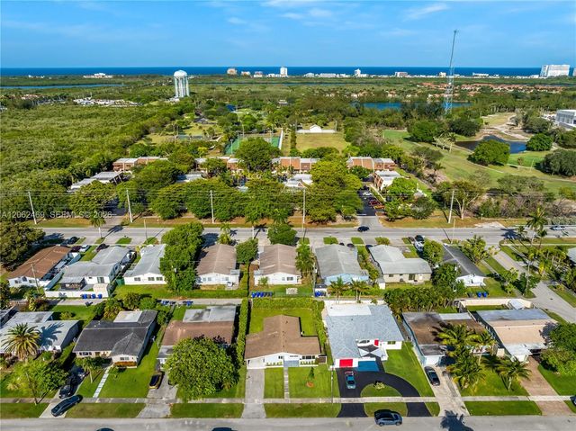 2111 N 14th Court, Hollywood, FL 33020