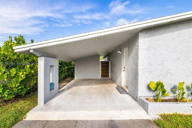 2111 N 14th Court, Hollywood, FL 33020