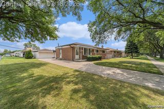 32960 Oakview Drive, Warren, MI 48092