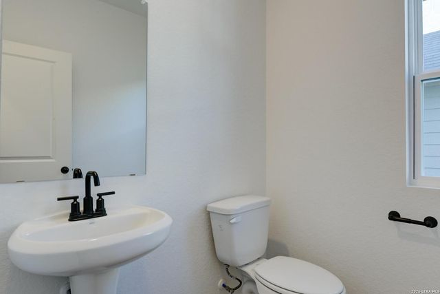 183 Peeps Ct., Adkins, TX 78101