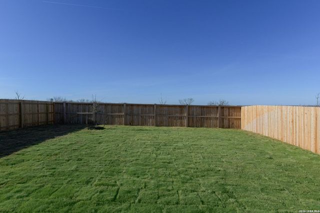 183 Peeps Ct., Adkins, TX 78101