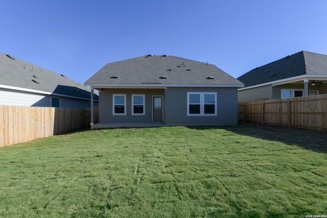 183 Peeps Ct., Adkins, TX 78101