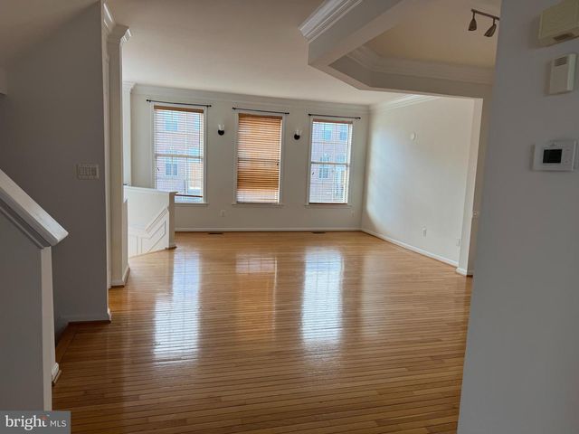 2627 TARLETON CORNER DR, Herndon, VA 20171