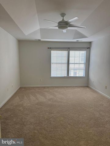 2627 TARLETON CORNER DR, Herndon, VA 20171