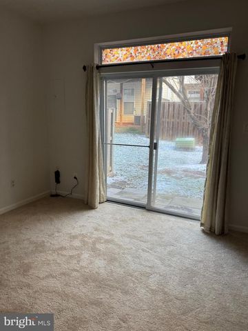 2627 TARLETON CORNER DR, Herndon, VA 20171