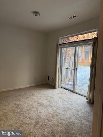 2627 TARLETON CORNER DR, Herndon, VA 20171