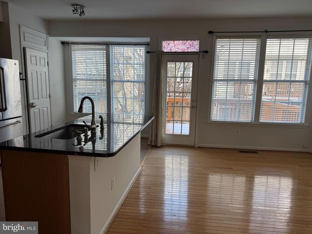 2627 TARLETON CORNER DR, Herndon, VA 20171