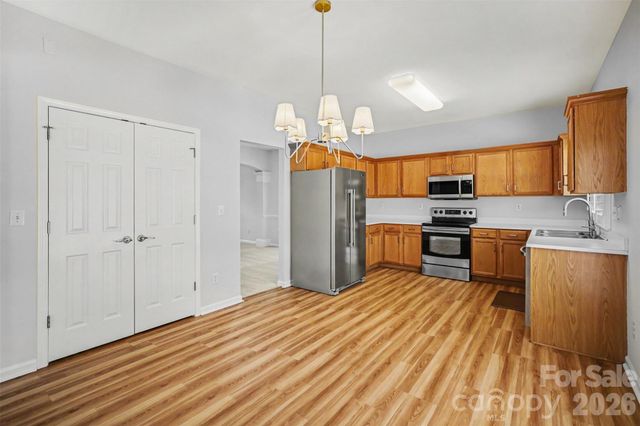 717 Pawley Drive, Charlotte, NC 28214