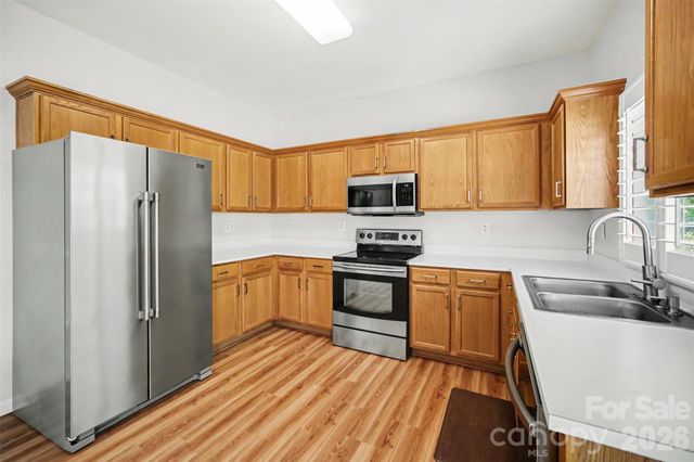 717 Pawley Drive, Charlotte, NC 28214