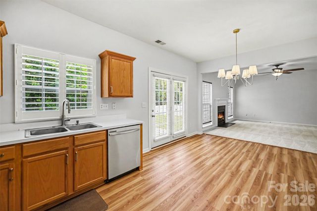 717 Pawley Drive, Charlotte, NC 28214