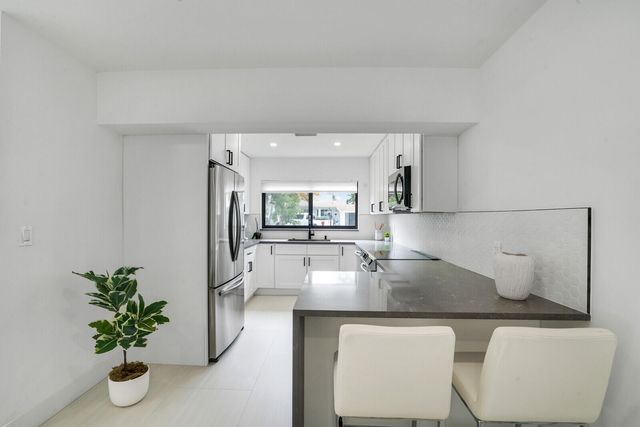 1333 SE 8th Street, Deerfield Beach, FL 33441