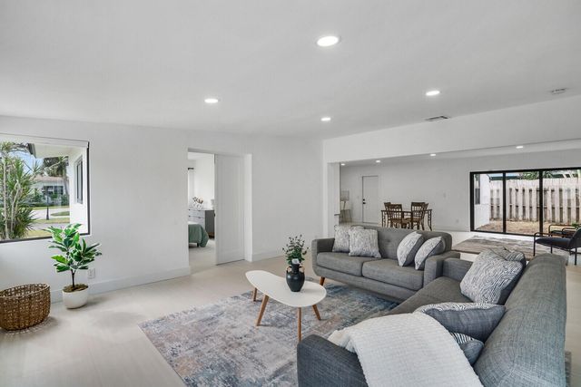 1333 SE 8th Street, Deerfield Beach, FL 33441