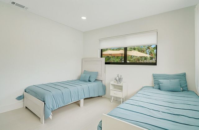 1333 SE 8th Street, Deerfield Beach, FL 33441