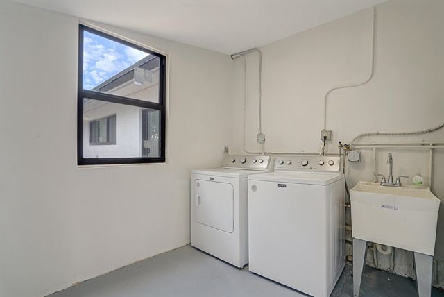 1333 SE 8th Street, Deerfield Beach, FL 33441