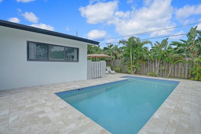 1333 SE 8th Street, Deerfield Beach, FL 33441