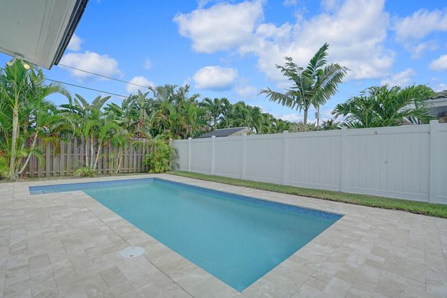 1333 SE 8th Street, Deerfield Beach, FL 33441