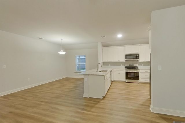 8034 Elliot Rd, Baton Rouge, LA 70817