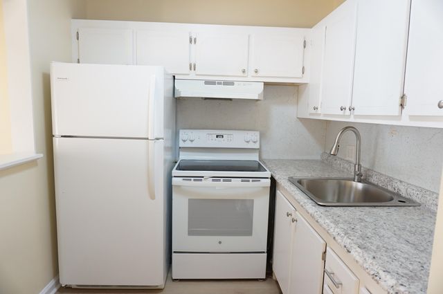 369 Sheffield O 369, West Palm Beach, FL 33417