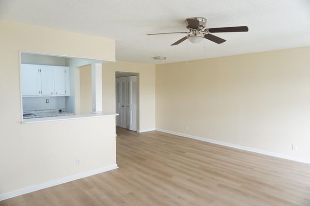 369 Sheffield O 369, West Palm Beach, FL 33417