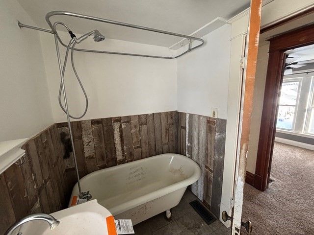 1008 Main ST, Center Point, IA 52213