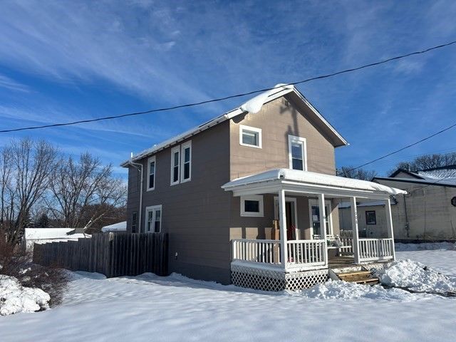 1008 Main ST, Center Point, IA 52213