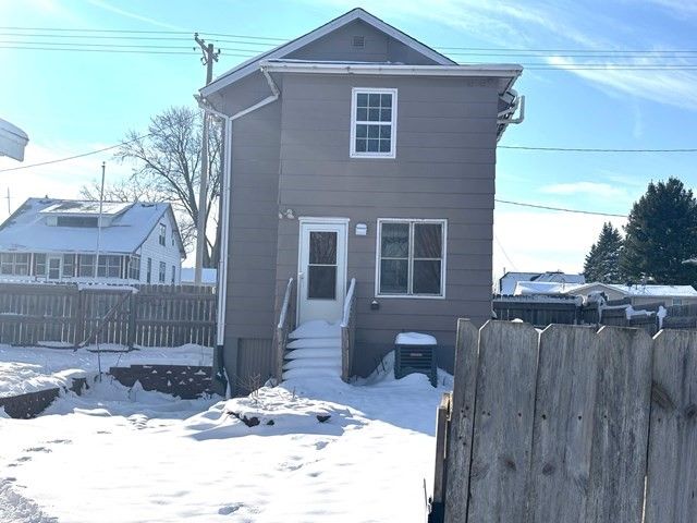 1008 Main ST, Center Point, IA 52213