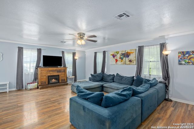 904 State Highway 173, Bandera, TX 78003