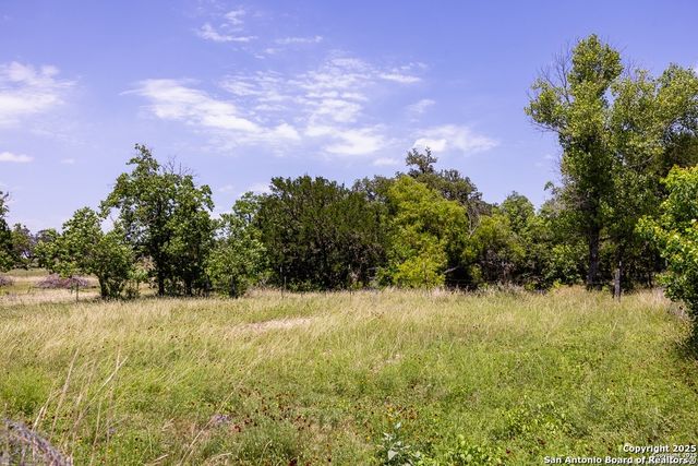 904 State Highway 173, Bandera, TX 78003