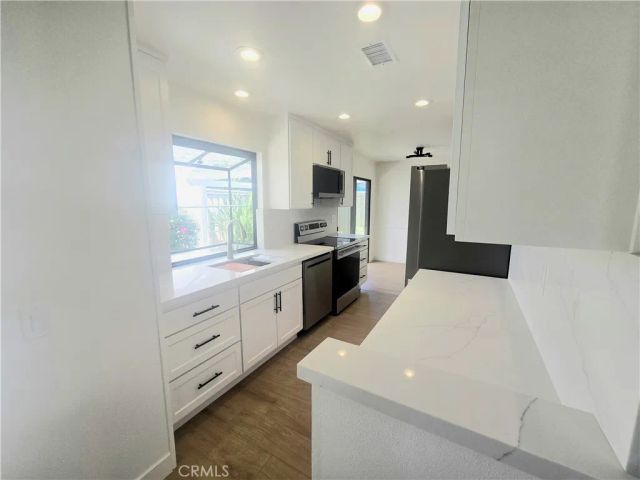 40 Winterhaven, Irvine, CA 92614
